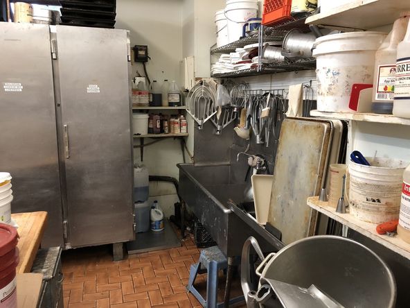 Traub's Bakery: 1020 Lincoln Avenue, Prospect Park, PA 19076
